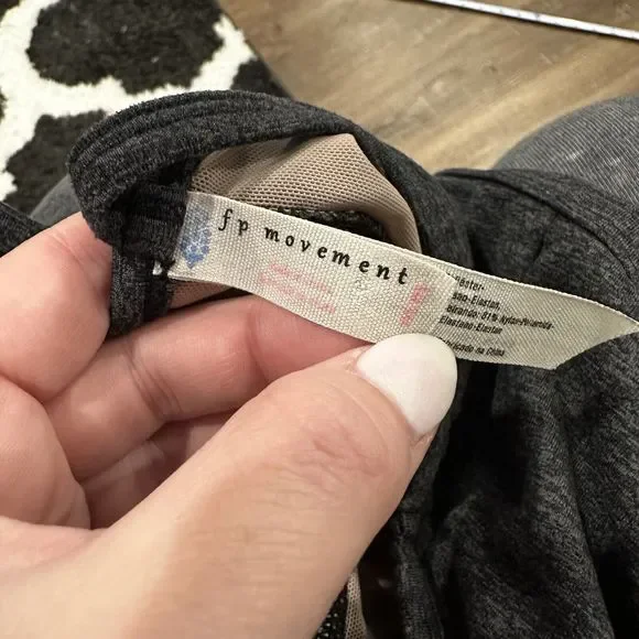 Free People Movement Infinity T-Back Sports Bra Top Women’s Size Medium Charcoal - Picture 5 of 6